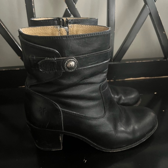SOLD Frye Boots - Picture 4 of 6